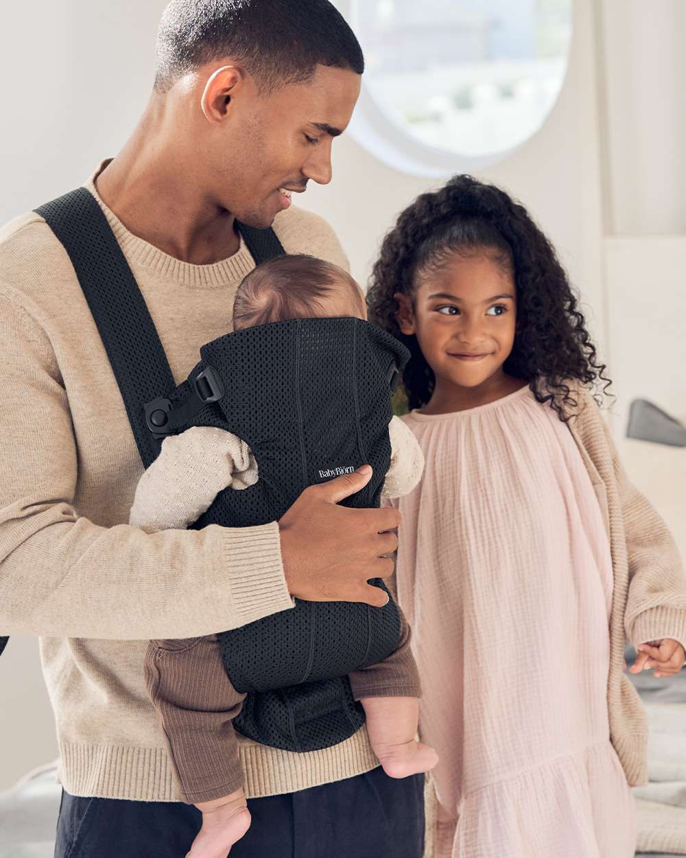 Porte-bébé Mini Mesh 3D Coloris noir Babybjörn