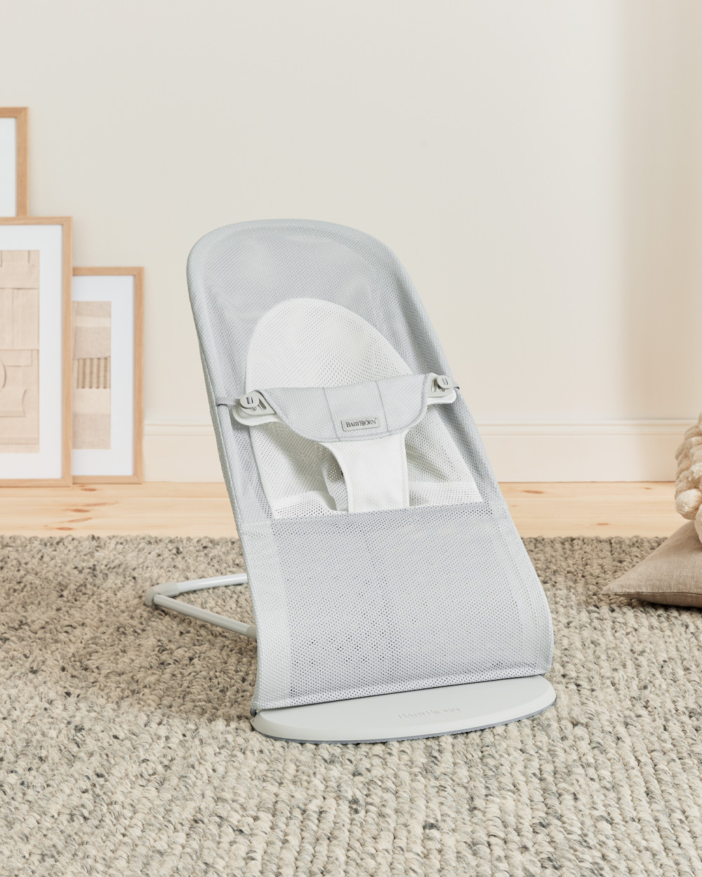 Transat Balance Soft Mesh Coloris argent/blanc Babybjörn