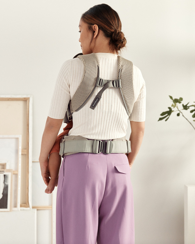 Porte-bébé One Air Mesh 3D Coloris gris beige Babybjörn