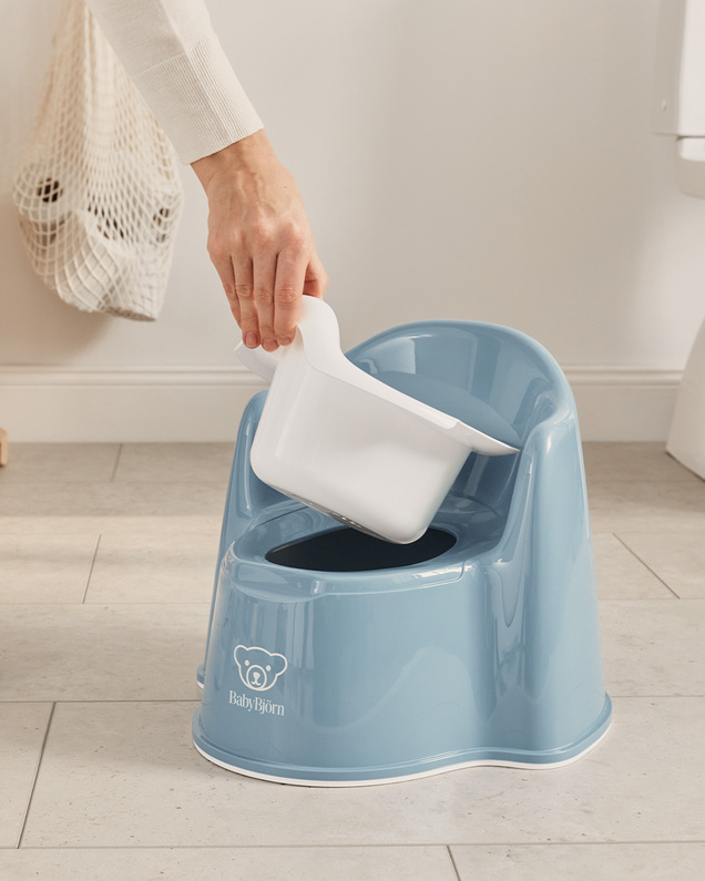 Pot fauteuil Coloris bleu profond/blanc  Babybjörn