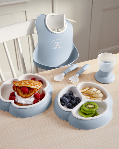 Coffret repas 8 pi&egrave;ces Coloris bleu pastel  Babybj&ouml;rn