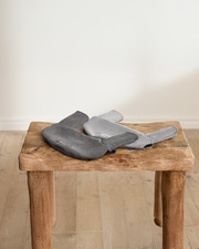 Bavoir porte-bébé Harmony Coloris gris foncé Babybjörn