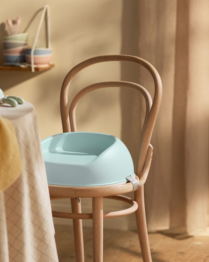 R&eacute;hausseur de chaise Coloris vert menthe  Babybj&ouml;rn