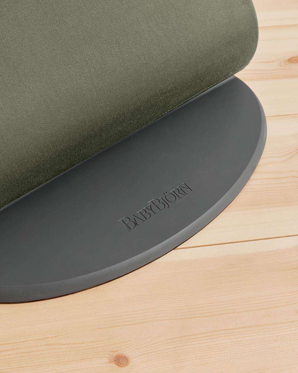 Transat Bliss tiss&eacute; matelassage p&eacute;tale Coloris vert fonc&eacute;  Babybj&ouml;rn