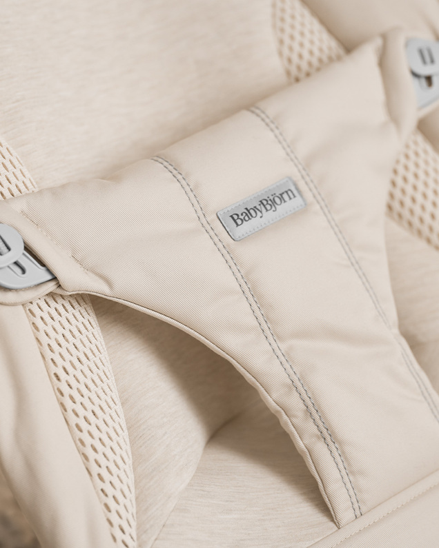 Transat Balance Soft jersey tissé Coloris beige clair Babybjörn