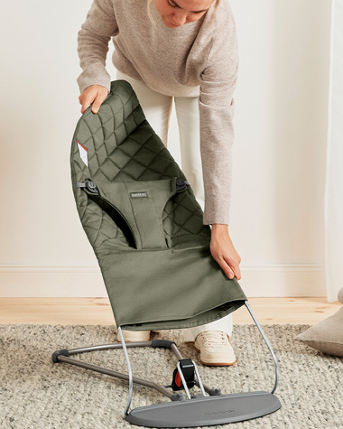 Transat Bliss tiss&eacute; matelassage p&eacute;tale Coloris vert fonc&eacute;  Babybj&ouml;rn