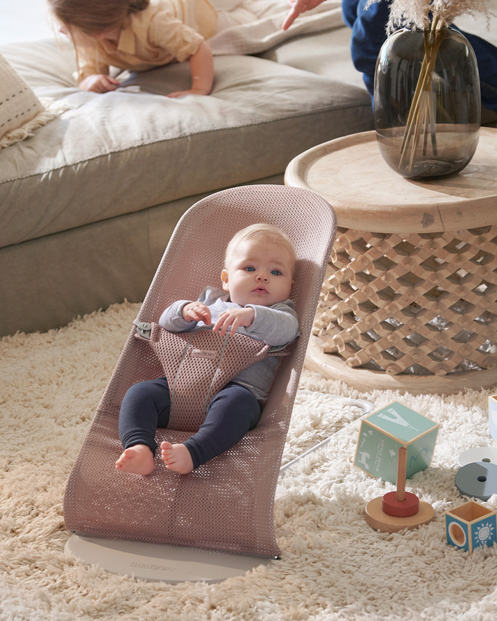 Transat Bliss Mesh Coloris rose poudré Babybjörn