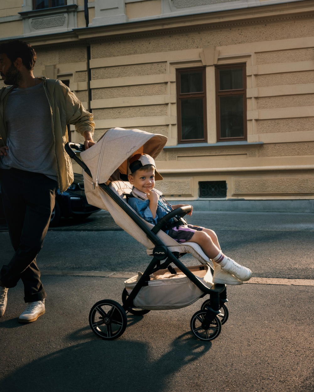 Poussette Trvl lx Nuna x BMW Coloris mica  Nuna