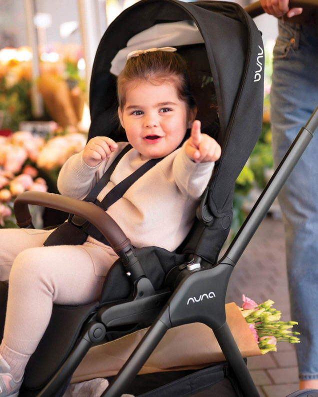 Poussette Triv lx Coloris caviar  Nuna