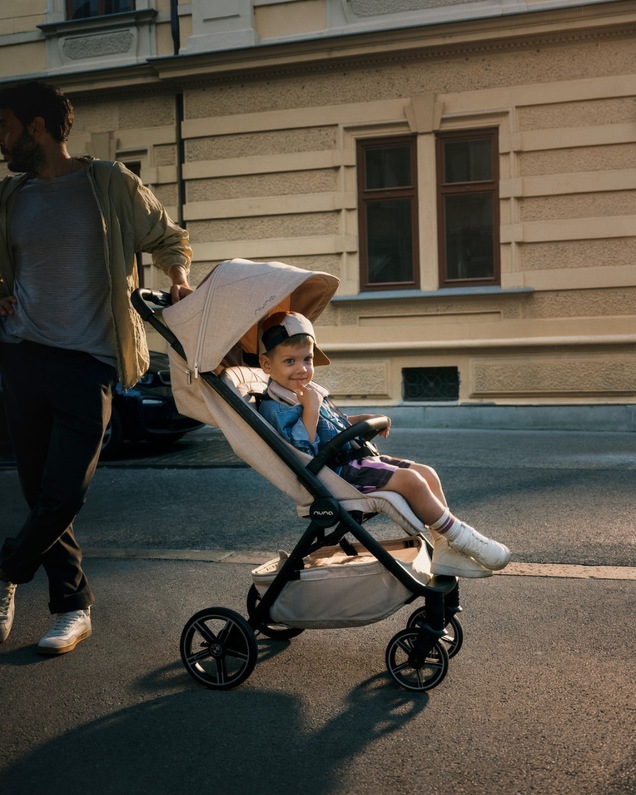 Poussette Trvl lx Nuna x BMW Coloris mica  Nuna