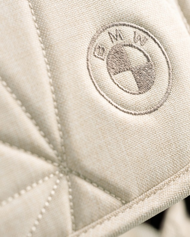 Poussette Trvl lx Nuna x BMW Coloris mica  Nuna