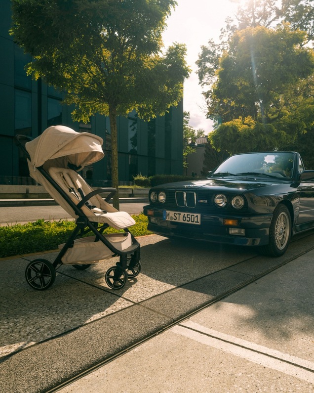 Poussette Trvl lx Nuna x BMW Coloris mica  Nuna