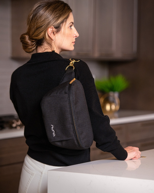 Sac à bandoulière pour poussette Coloris caviar  Nuna