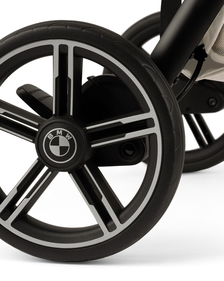 Poussette Trvl lx Nuna x BMW Coloris mica  Nuna