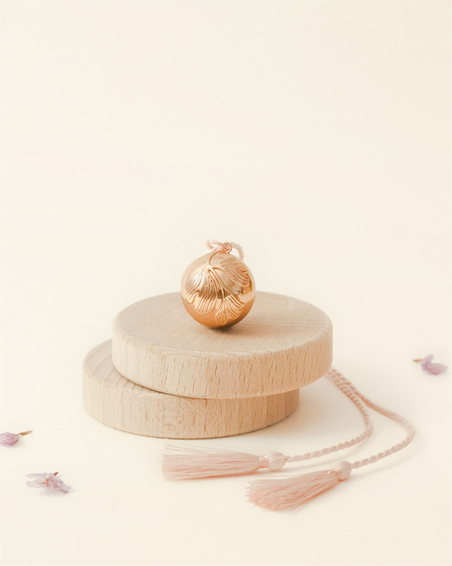 Bola de grossesse Ginkgo Coloris Or rose sur chaine  Ilado