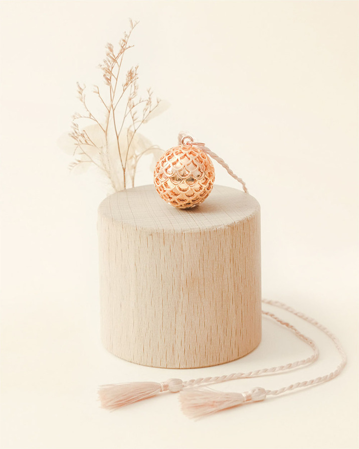 Bola de grossesse Source Coloris Or rose sur cordon  Ilado