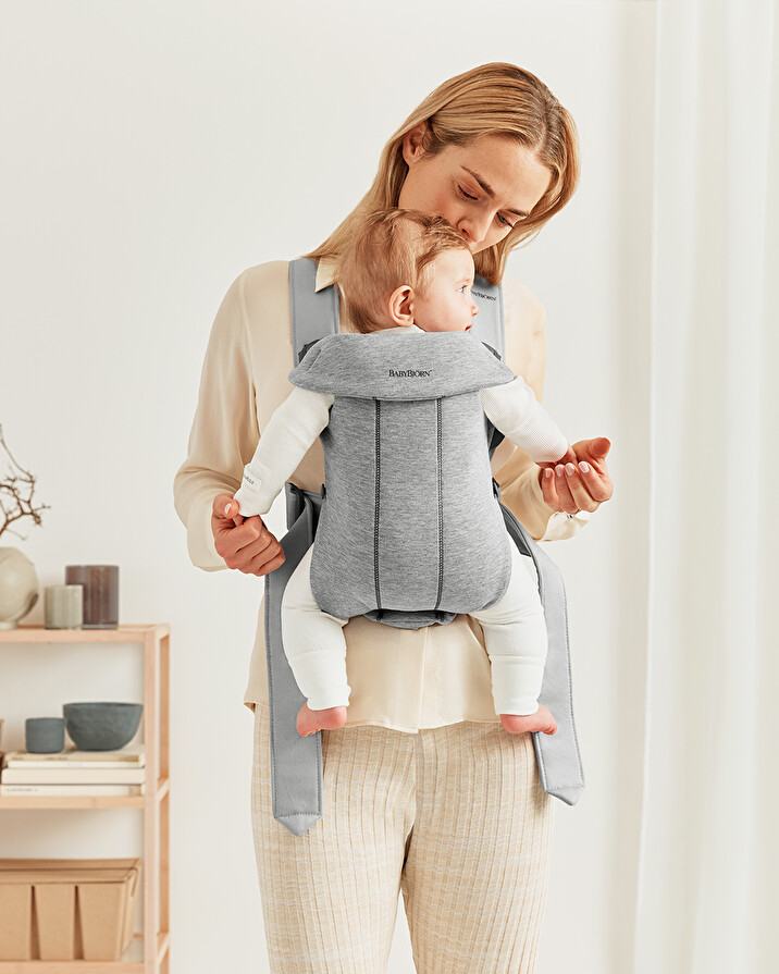 Porte-bébé Mini Jersey 3D Coloris gris clair Babybjörn