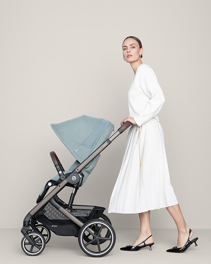 Poussette Balios S Lux Coloris moon black Cybex