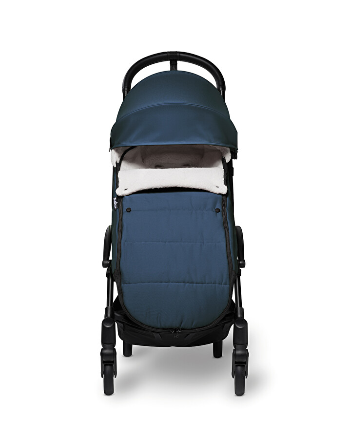Chancelière poussette YOYO Coloris bleu marine Stokke