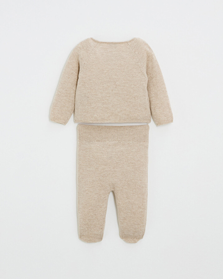 Ensemble brod&eacute; en laine m&eacute;rinos Coloris Beige  Natalys